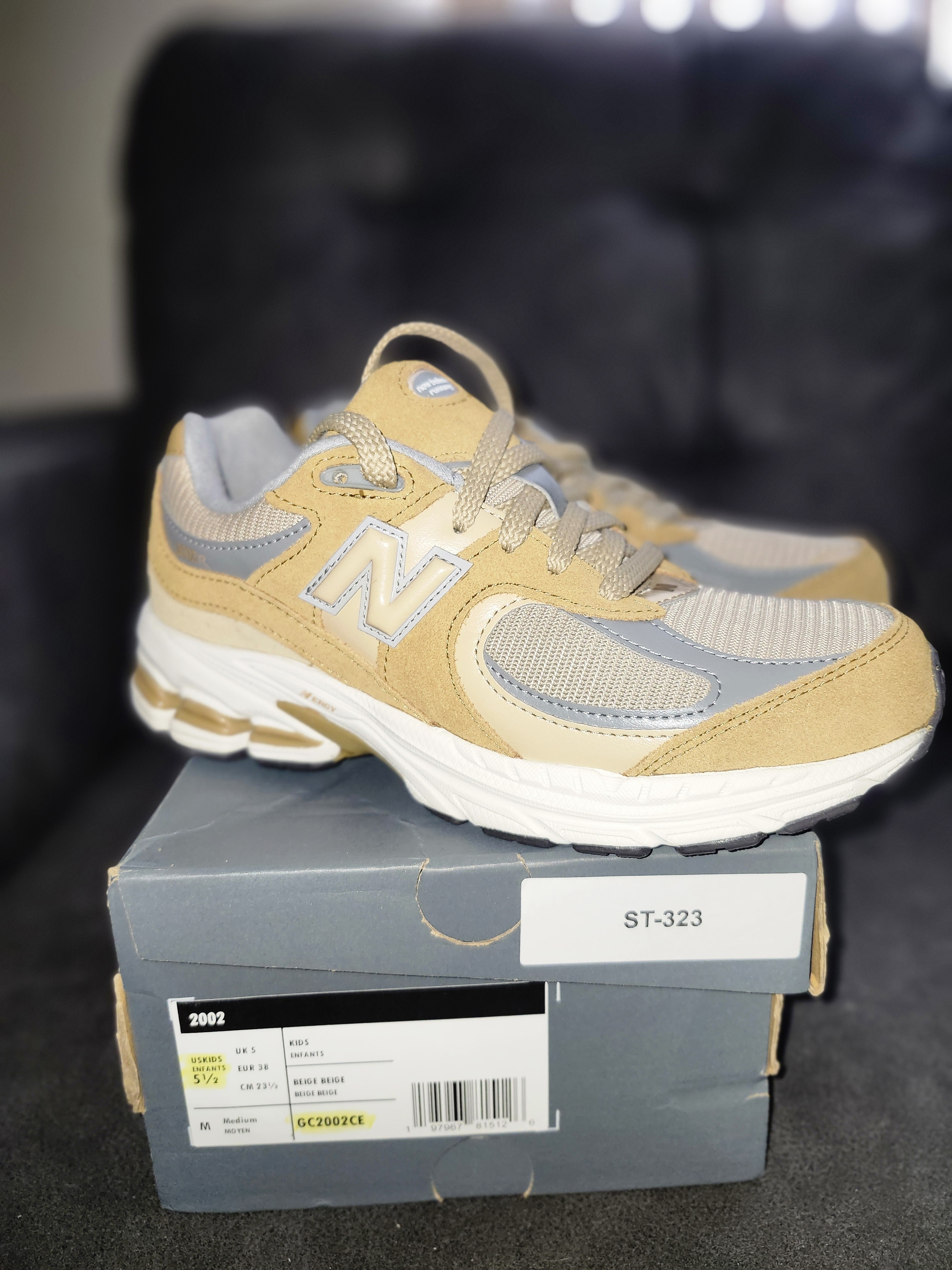 New Balance Beige And Gray Men's Sneakers